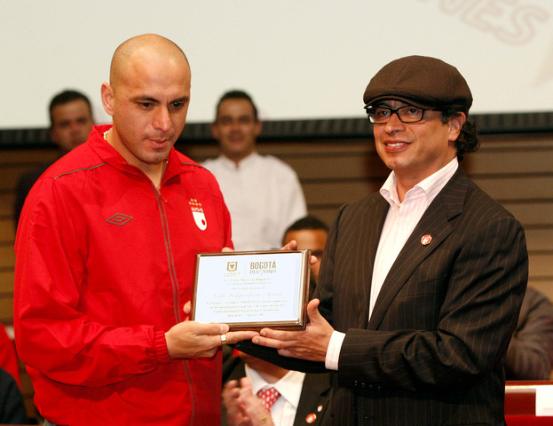 Alcaldía Mayor de Bogotá condecora a Independiente Santa Fe por su mérito deportivo