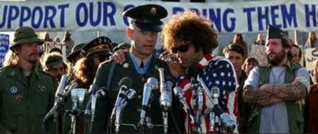 Forrest enters the Vietnam War