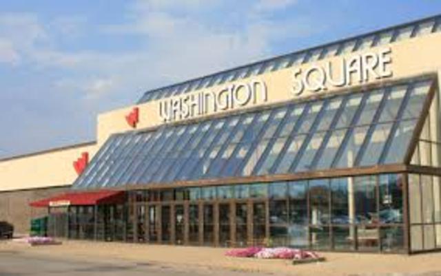 Washington Square Mall became Indiana's first covered shopping mall.