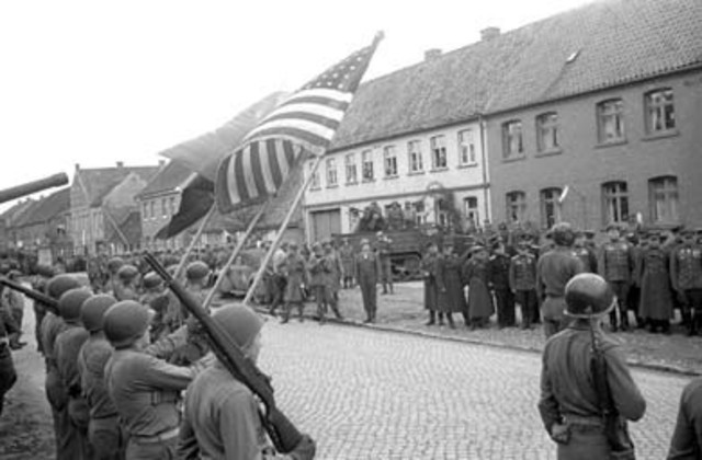 LEFORZE ALLEATE SI INCONTRANO SUL FIUME ELBA