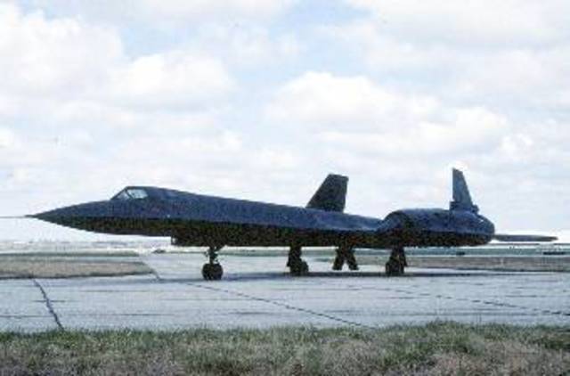 LOCKHEED SR-71A Black Bird