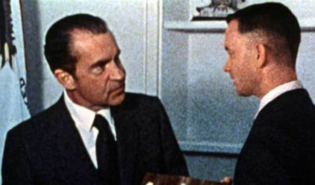 Forrest meets President Nixon