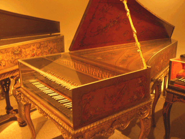 Harpsichord is manufactured in the 1600ś