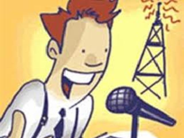 Primera emisora comercial