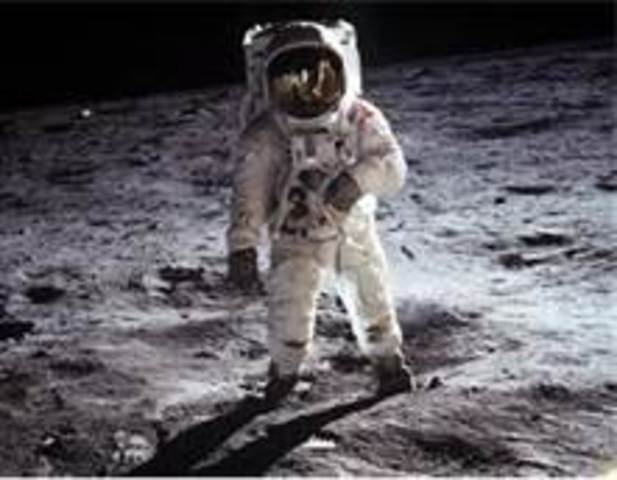 man land on moon