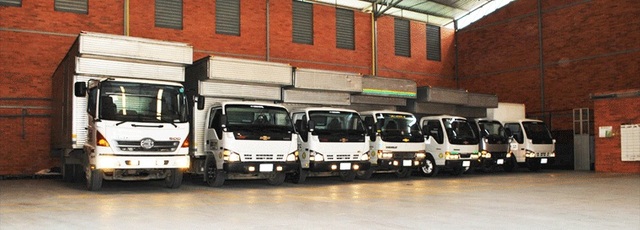 Compra de la primera flota de camiones para envios a otras ciudades
