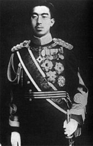 Hirohito crowned emperor of Japan