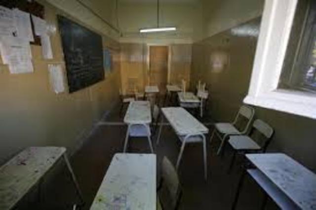 Se impone el Plan de Estudios para las Lic. en Educación Preescolar y Primaria, lo cual provocó un enorme retroceso en la educación.