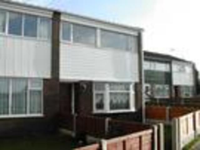 lived at ellerton walk new park village 1985/86