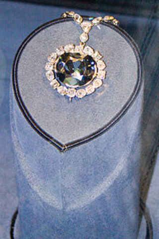 Hope Diamond donated to the Smithsonian
