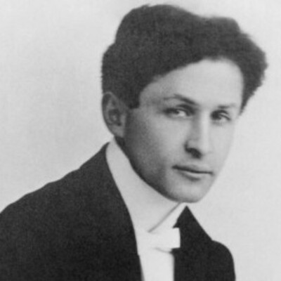 Timeline: HARRY HOUDINI