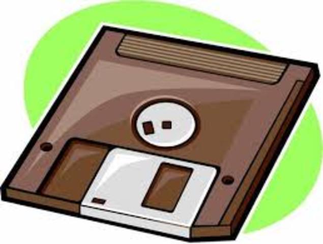 Se inventa el Diskette de 8 pulgadas