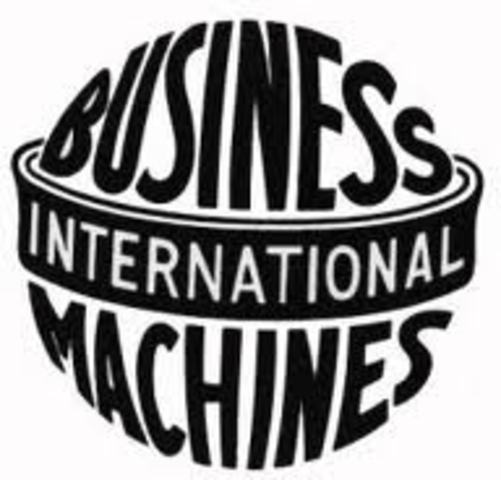 T. J. Watson renombra el empresa CTR, por International Business Machines (IBM)