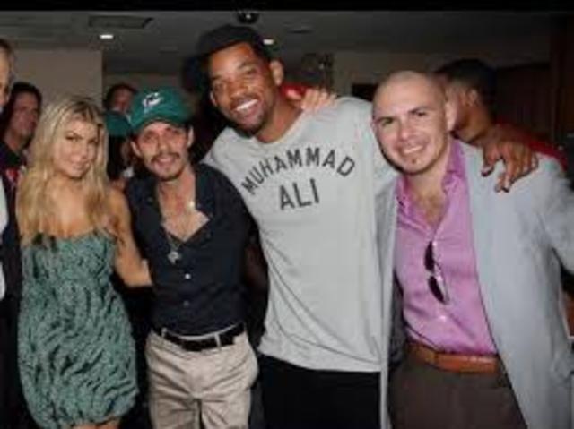 COLABORO CON VARIOS ARTISTAS