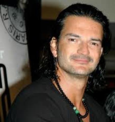 Independiente, Metamorfosis y gira mundial