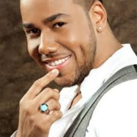 recibió un premio ASCAP en la categoría música tropical por su megahit Obsesión