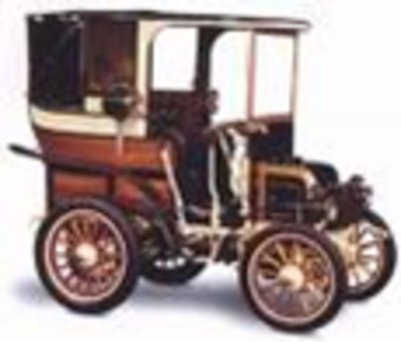 la fabricación de motores de gas, construye su primer automóvil con accionamiento por ruedas de fricción.La empresa Societé que desde 1884 se dedica a