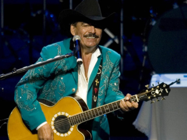 Celebrará Joan Sebastian cumpleaños con CD ''13 celebrando 13''
