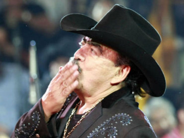 Joan Sebastian celebra el lanzamiento de su nuevo álbum