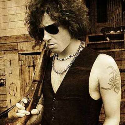 Timeline: Biografia de Enrique Bunbury