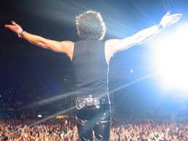 INTEGRANTE RENUNCIA A LA BANDA