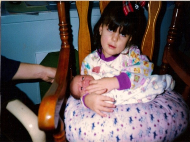 J'ai été déposés sur ma tête par ma soeur