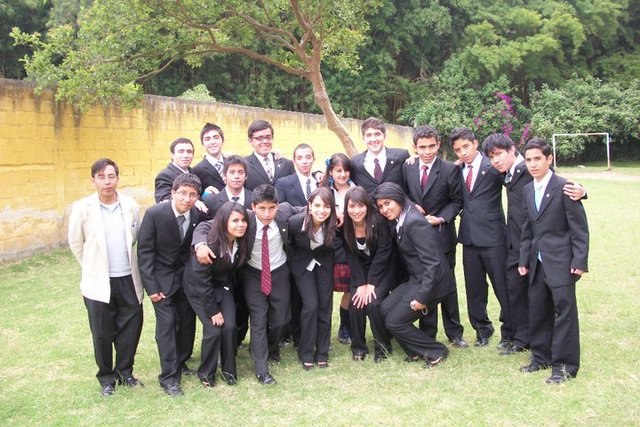 Comienzo mis estudios de diversificado en El mixto Santiago de los Caballeros