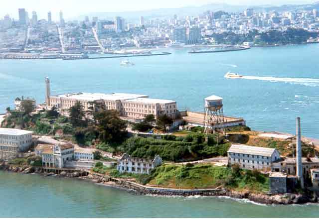 Alcatraz turned into a federal prison