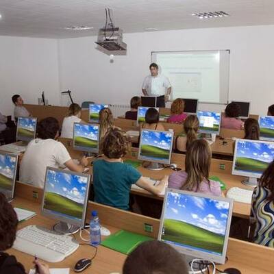 Timeline: Nuestra Linea del tiempo: Educación y Nuevas Tecnologías