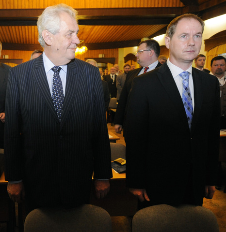 Zeman pro přímou volbu starostů