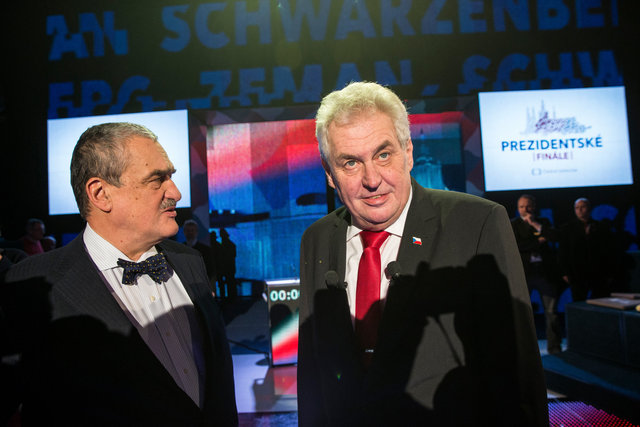 Spor o velvyslance pokračuje