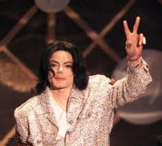 Michael Jackson receives  award