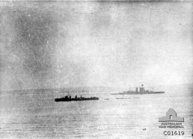 ANZAC ships approach land