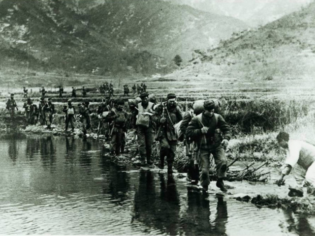 Canadian Troops Join Korean War