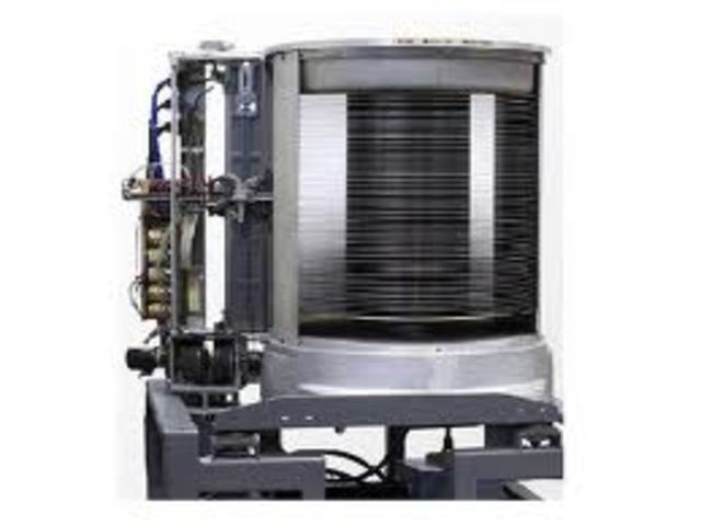 IBM RAMAC®: Primer dispositivo de disco comercial con capacidad de 5MBs