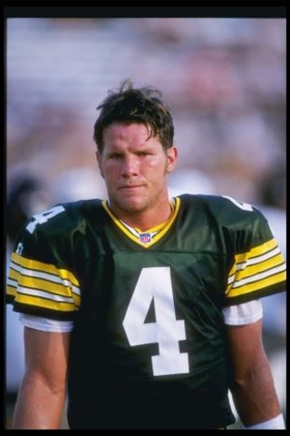 Brett Farve wins second consecutive MVP