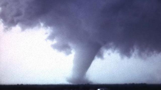 Tornadoes break out in Tennessee
