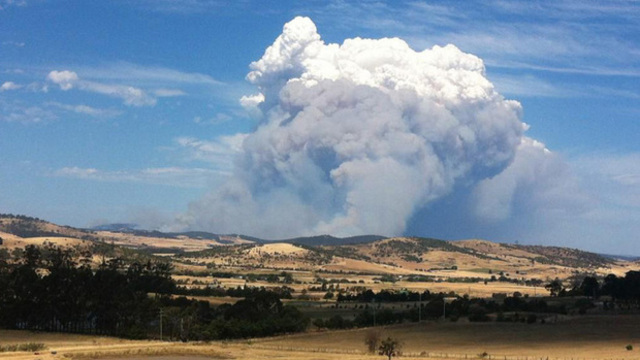 Wildfires rage across southern Australia
