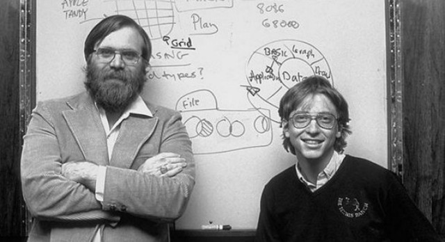 Bill Gates i Paul Allen fundan Microsoft.