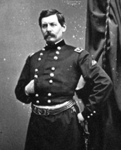 Lincoln appoints general George B. MCclellan as commander