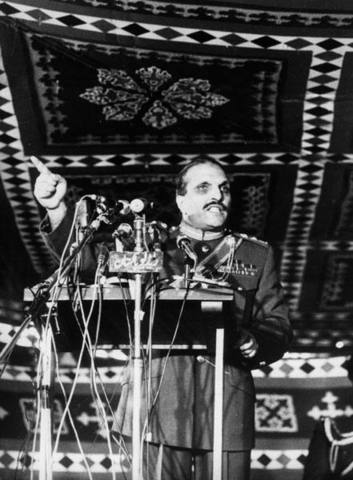General elections, Zia swon in as President.