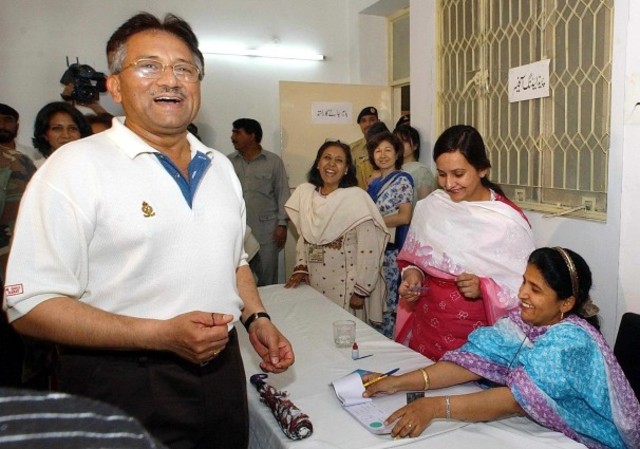 Musharraf wins controversial referendum extending his rule for five more years