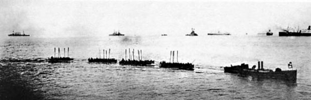 2:55 the ANZAC covering force are just about to get towed to shore