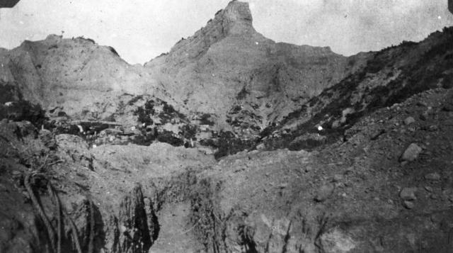 5:15 ANZAC troops reach the top of the sphinx