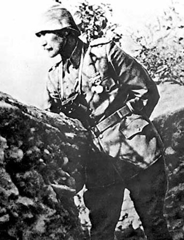 10:00 Kemal arrives at hill 971 which is been overrun by ANZACs