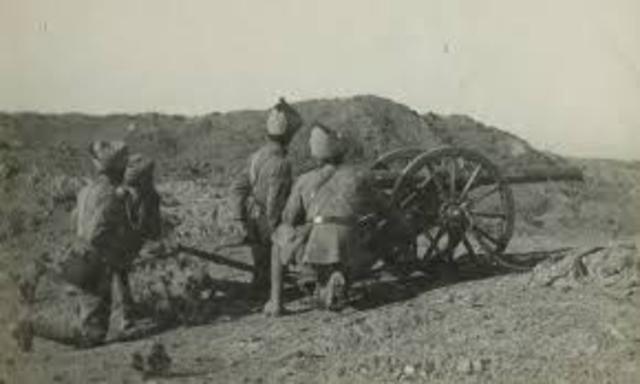 10:45 ANZAC Indian mountain battery unloads onto the beach
