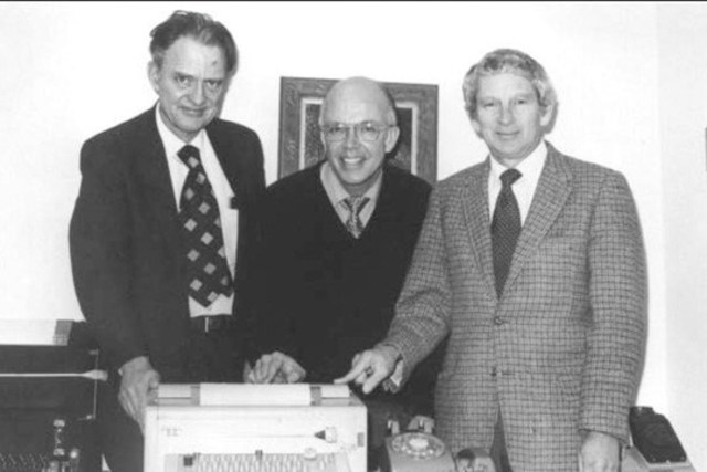 Robert Weitbrecht invents acoustic coupler...