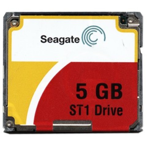 Seagate выпускает ST1 — аналог Microdrive ёмкостью 2,5 и 5 Гб.