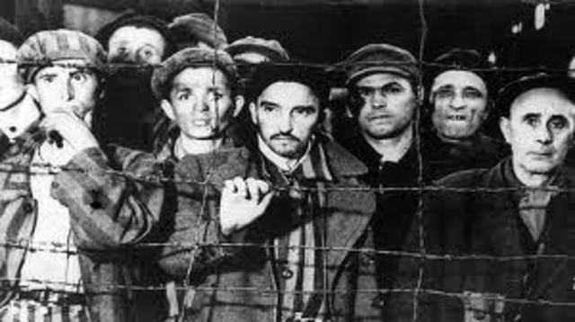 INICIA LOS CAMPOD DE EXTERMINIO