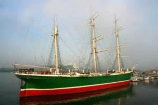 * French explore Florida for the first time.